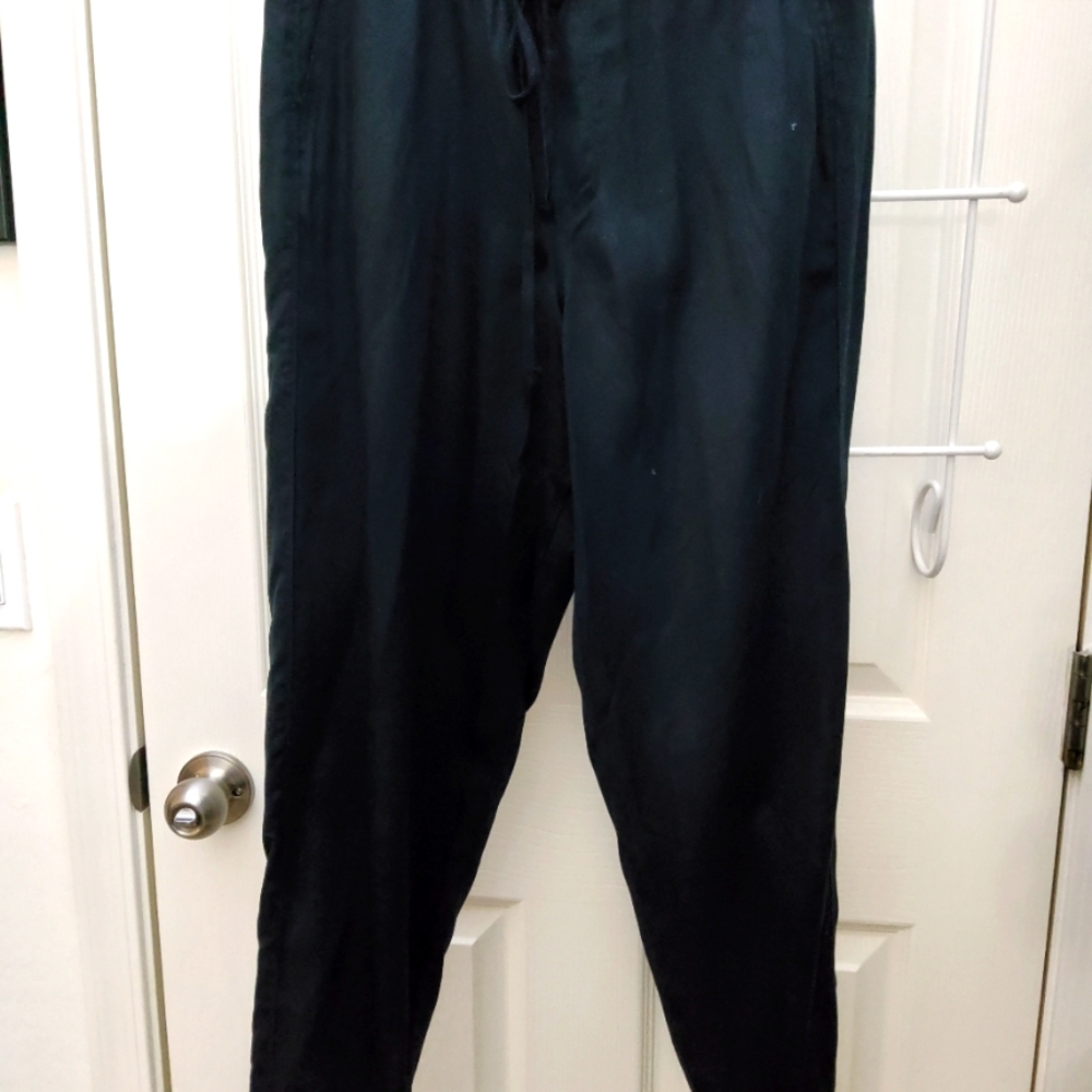 NINE west easy jogger . Black. Small. Stretch waist and ties.